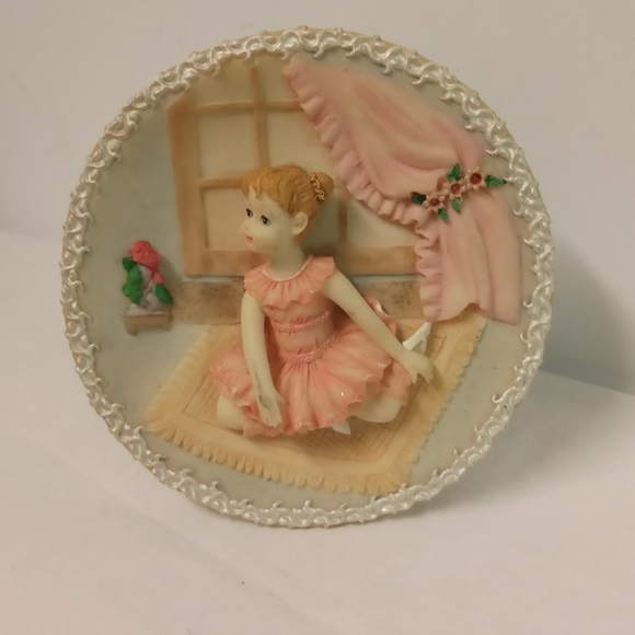 Vintage Ballerina Girl 3D Plaque Thick resin poly plate #19994,  5" - Picture 4 of 4